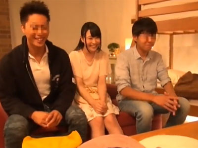 近くに彼氏が寝ているのに雰囲気と性欲に飲まれてパコ開始しちゃう幼女