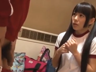 学園のアイドルの黒髪童顔に勃起チンポを見せつけ→流れでガチハメ