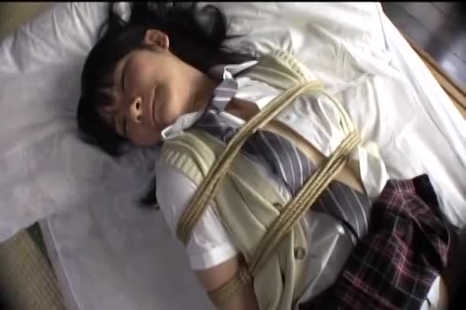 JK様になったばかりの実の妹を縛って色んな穴を肉棒で掻き回す鬼畜兄