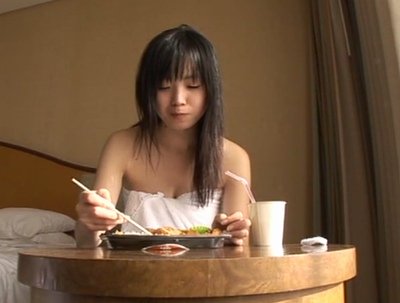 「恥ずかしい…♡」素の表情を見せる神ちっぱい素人とイチャコラハメ撮りに成功！