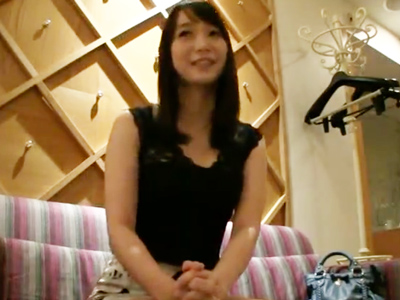 真面目そうに見えて脱がすとTバックだった最強素人爆誕娘とハメ撮り