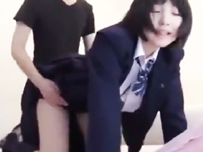 美少女でちっちゃいおっぱいおっぱいの可愛いJKがバックから鬼突きされてイキまくり