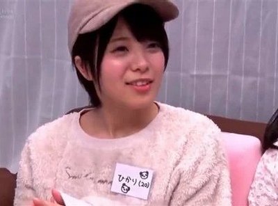 上玉な童顔素人を声かけGET！100の質問に答えさせて成り行きのまま大乱交ｗ