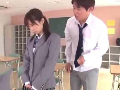 「我慢出来ないよぉお！」大量失禁で教室中ビショビショにする委員長JK