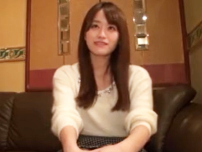 お持ち帰り師に流されてハメ撮りしちゃう色白スレンダーな素人女子大生ｗ