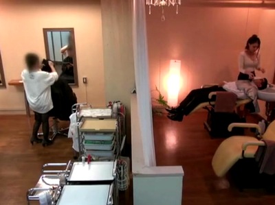 他の客がいてもお構いなし！髪じゃなくチンコを調整してくれるエッチな美容室