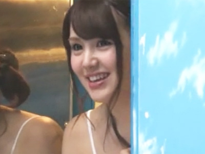 密着マッサージで我慢の限界で友達男女の大学生がガチエッチに発展ｗ