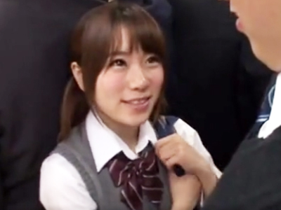 電車で超カワイイJK様と体こすれあって我慢限界→車内で大胆レイプパコ