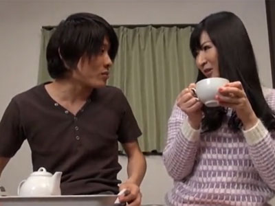 大人の色気がムンムンな巨乳美女に我慢できずにうっかり生生発射