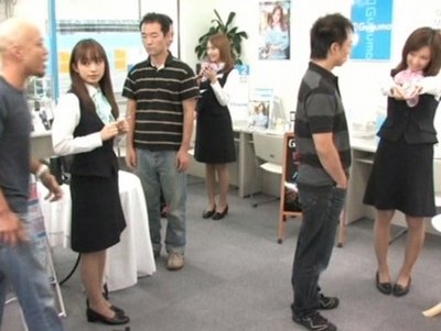 美形だらけの携帯SHOPで時間停止！男3人で乗り込んでタイムストップ大乱交にｗ