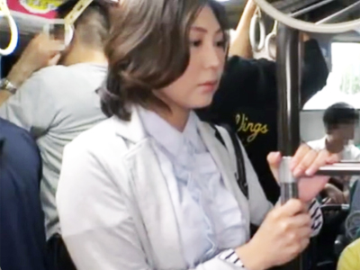 もう年だから大丈夫と思っていたら熟女好きに痴漢レイプ顔面への射精されてしまうおばさんｗ