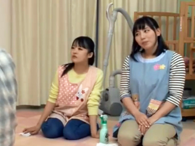 大人限定の保育園でセクシー先生二人との3Pパコで我慢できずにザー汁中出し