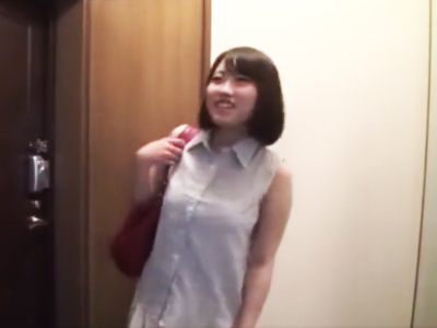 デリヘルで超好みのロリ巨乳が来た！その瞬間僕は中出しハメ実行を決めたｗ