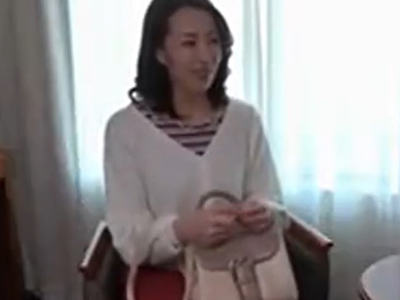 素人妻をホテルに連れ込みまんまと中出し頂きましたｗ