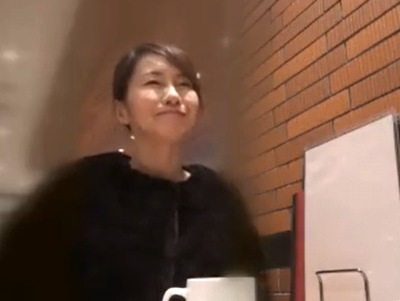 吉〇羊みたいな大人の色気を漂わせる熟女さんをナンパ！都市の割に性に貪欲な奥様が不倫騎乗位