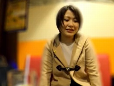 突く度にマン屁を漏らして感じる淫乱巨乳素人にぶっかけハメ撮り