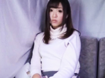 強引に素股をお願いした人妻さんにヌプッと挿入して勝手に中出しｗ